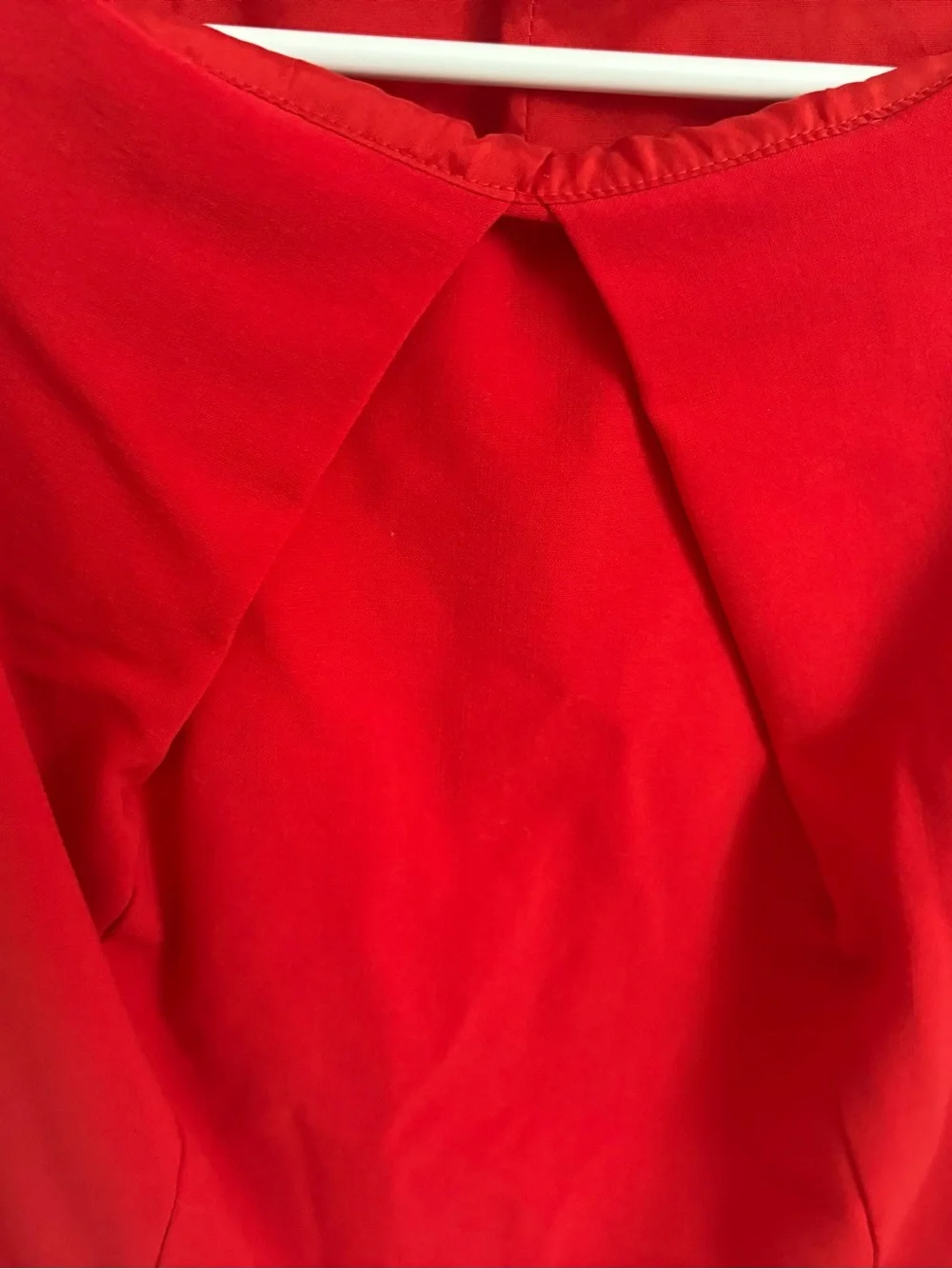 LAVIA 18 Red Pleated Round Neck Sleeveless Side Zip Top Sz IT 42/M fully lined